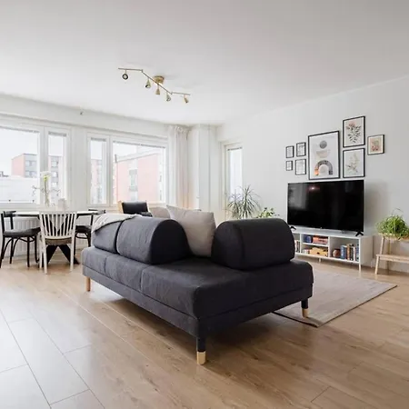Design In The Center And Garage Appartement